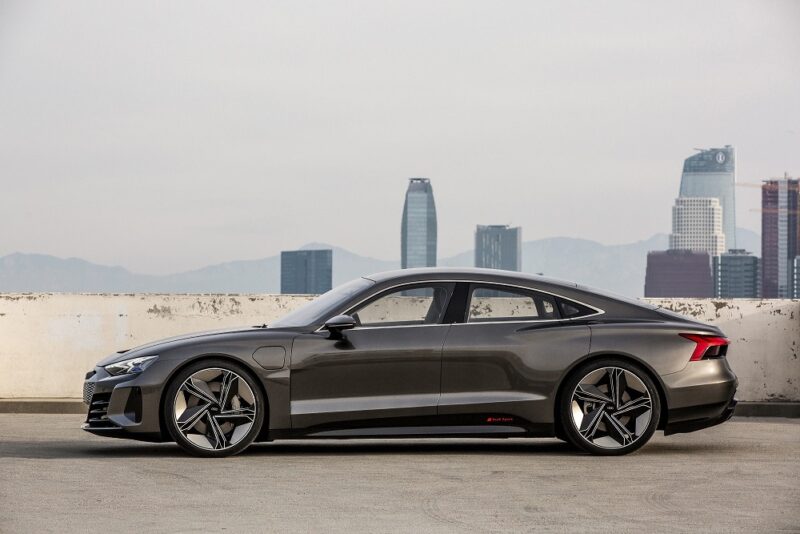 10 причин выбрать Audi E-Tron GT вместо Tesla Model S